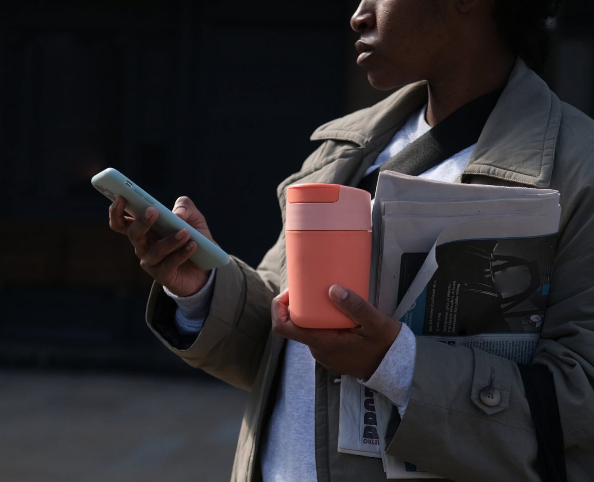 Joseph Joseph Sipp™ Travel Mug with Hygienic Lid 340ml Coral